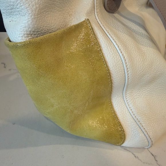 Elegant Cream and Yellow Tote Bag - Picture 6 of 8